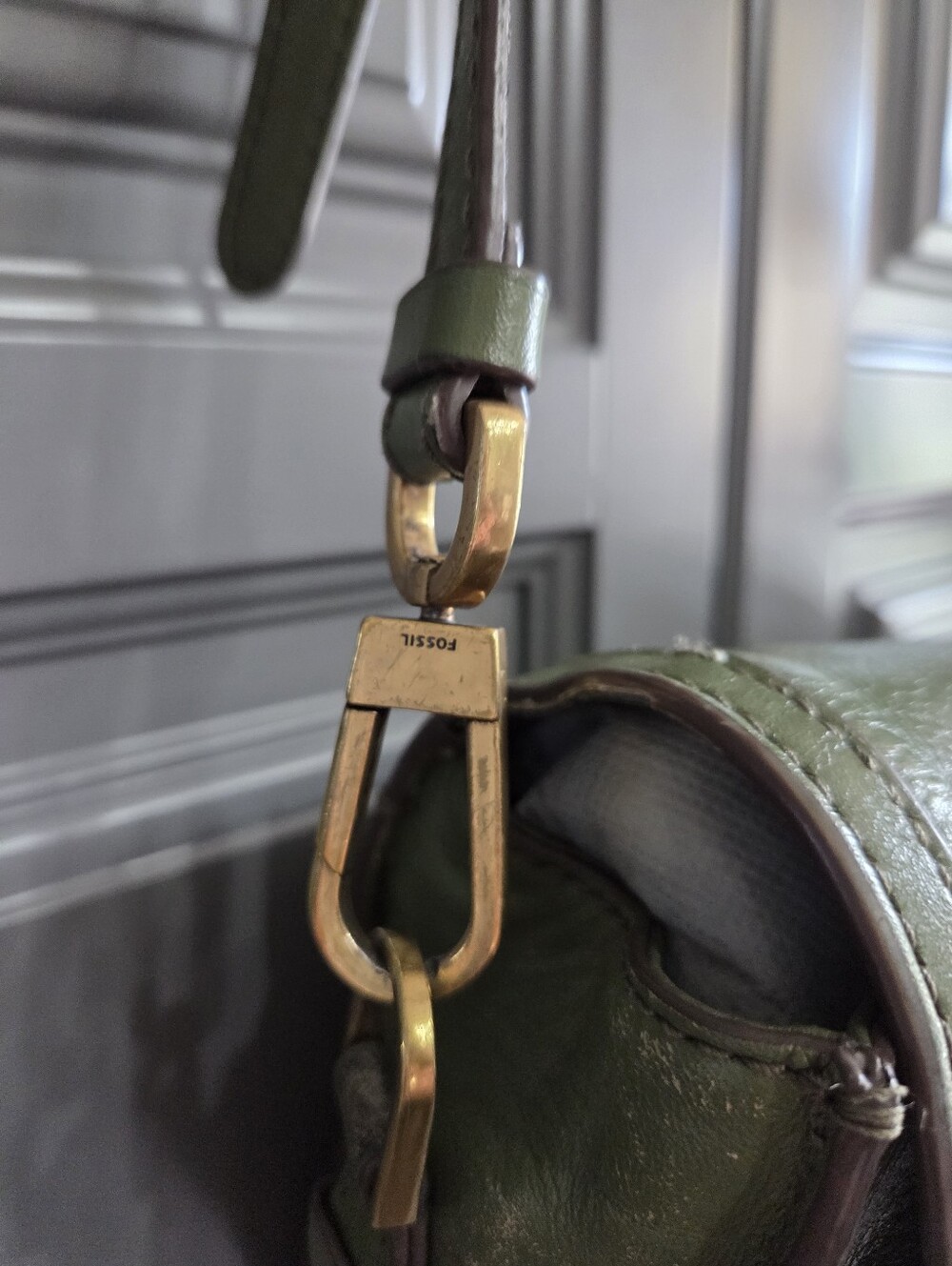 FOSSIL TURN LOCK CROSSBODY PURSE LEATHER OLIVE/ BRASS - Picture 6 of 16